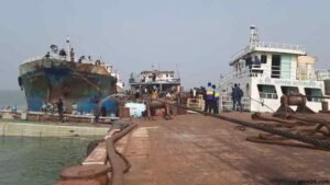 তেলবাহী জাহাজ উদ্ধার ভোলার মেঘনায় ডুবে যাওয়া 