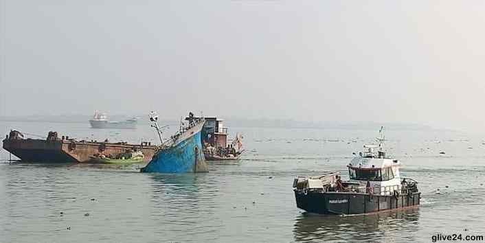 ভোলার মেঘনায় ডুবে যাওয়া তেলবাহী জাহাজ উদ্ধার