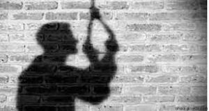 ফাঁস নিলো কলেজছাত্র মোবাইলফোন কেনার টাকা না পেয়ে